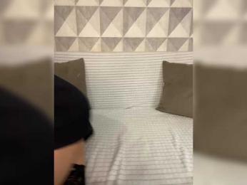 dee_zee bongacams stream image