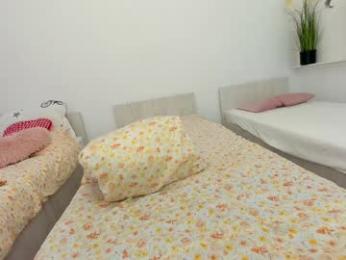 ehotlovea chaturbate stream image