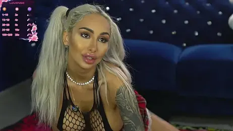 GoldenAmber stripchat stream image