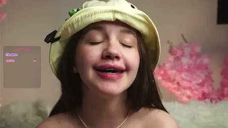 AmiLewis stripchat stream image