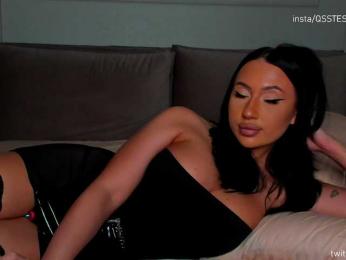 qsstess bongacams stream image