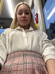 babydolll stripchat stream image