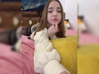 LittleDelora bongacams stream image