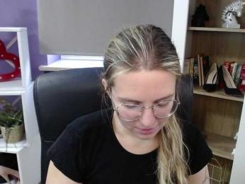 Soft-Zoey bongacams stream image