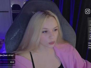 fymryn bongacams stream image