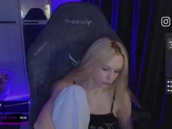 fymryn bongacams stream image