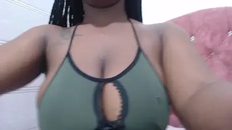 RoxanneLips stripchat stream image