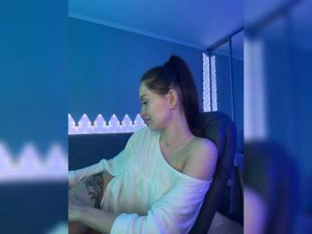 whiteTEA bongacams stream image