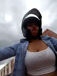 LIZ-06_ stripchat stream image