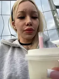 babydolll stripchat stream image