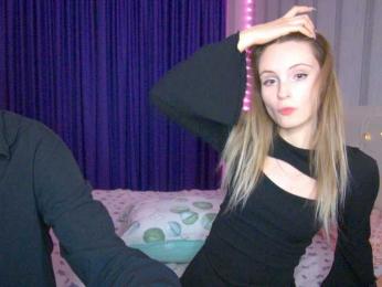 hollyJoys bongacams stream image