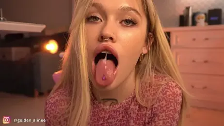 Golden_Aline stripchat stream image