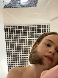 Street_young stripchat stream image, 18.06.2025 12:40
