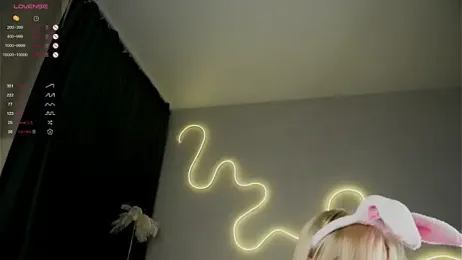 EdlaHewell stripchat stream image