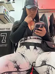 kim_monti stripchat stream image