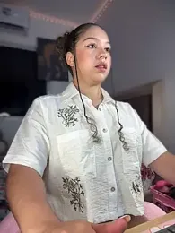 Shara_dreams stripchat stream image