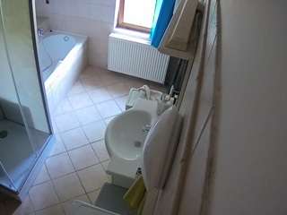 voyeurcam-julmodels-bath-2nd-2 camsoda stream image