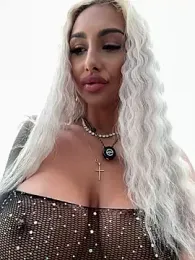 GoldenAmber stripchat stream image