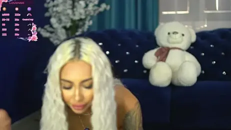 GoldenAmber stripchat stream image