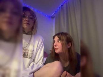 Molly-and-Ewa bongacams stream image