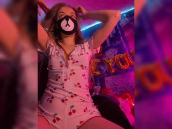 -Summer- bongacams stream image