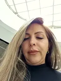 _Abril-Office1 stripchat stream image