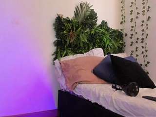 karlyee camsoda stream image