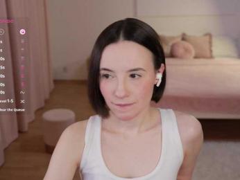 MissEssie bongacams stream image