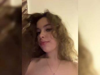 YourLadyyy bongacams stream image