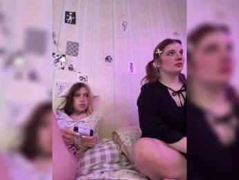 Molly-and-Ewa bongacams stream image