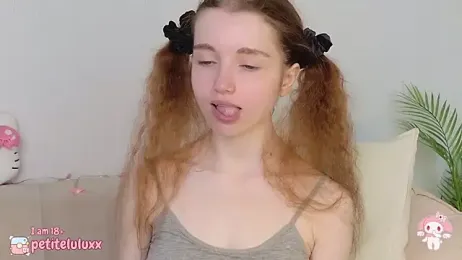 petiteluluxx stripchat stream image