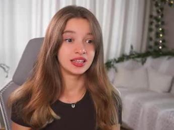 little_poetry chaturbate stream image