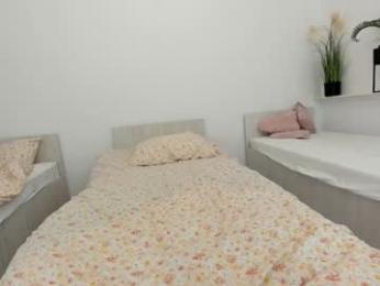 ehotlovea chaturbate stream image