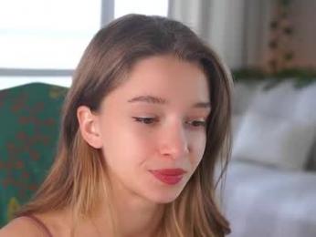 little_poetry chaturbate stream image