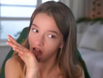 little_poetry chaturbate stream image