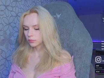 fymryn bongacams stream image