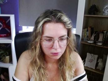Soft-Zoey bongacams stream image
