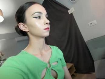 ehotlovea chaturbate stream image