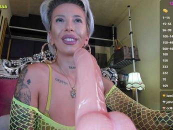 royalsquirt bongacams stream image