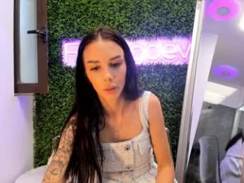 hotfallingdevil chaturbate stream image