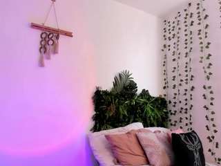 karlyee camsoda stream image