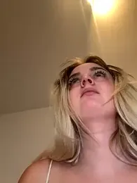 CherryEmmy stripchat stream image