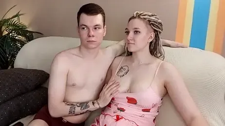 julielourens stripchat stream image