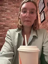 The_Snowwhitee stripchat stream image