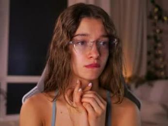 little_poetry chaturbate stream image