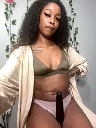 mismialove stripchat stream image