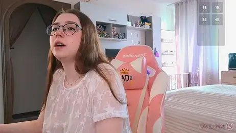 elisejays stripchat stream image