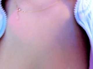 akura011 camsoda stream image