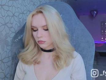 fymryn bongacams stream image