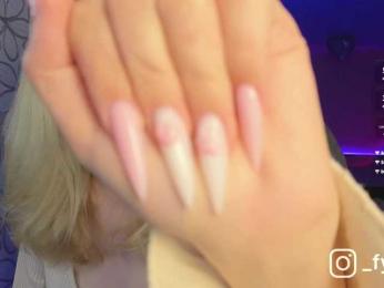 fymryn bongacams stream image